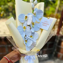 Bouquet de orquídeas sencillo 🤍