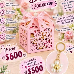 Caja para regalo con llavero de flor con perlas
