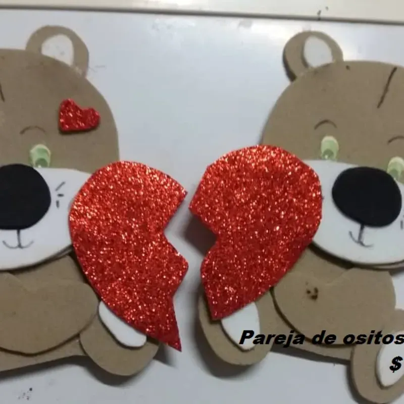 Por encargo Pareja de ositos enamorados  corazón roto   