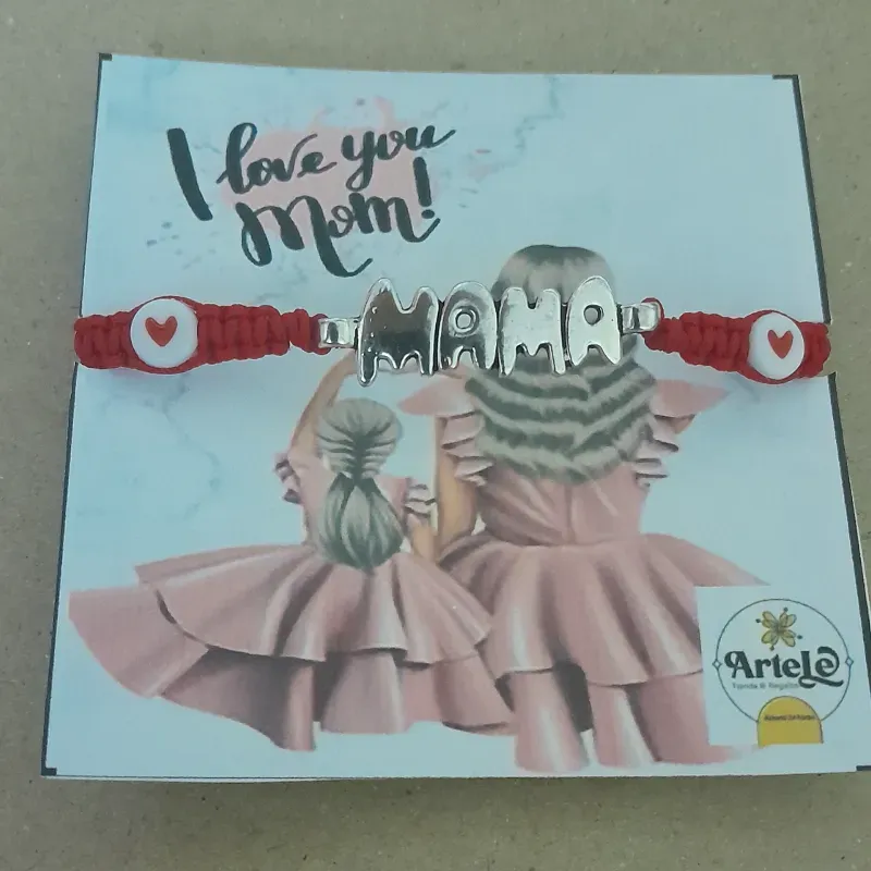 Pulsera con dije mamá