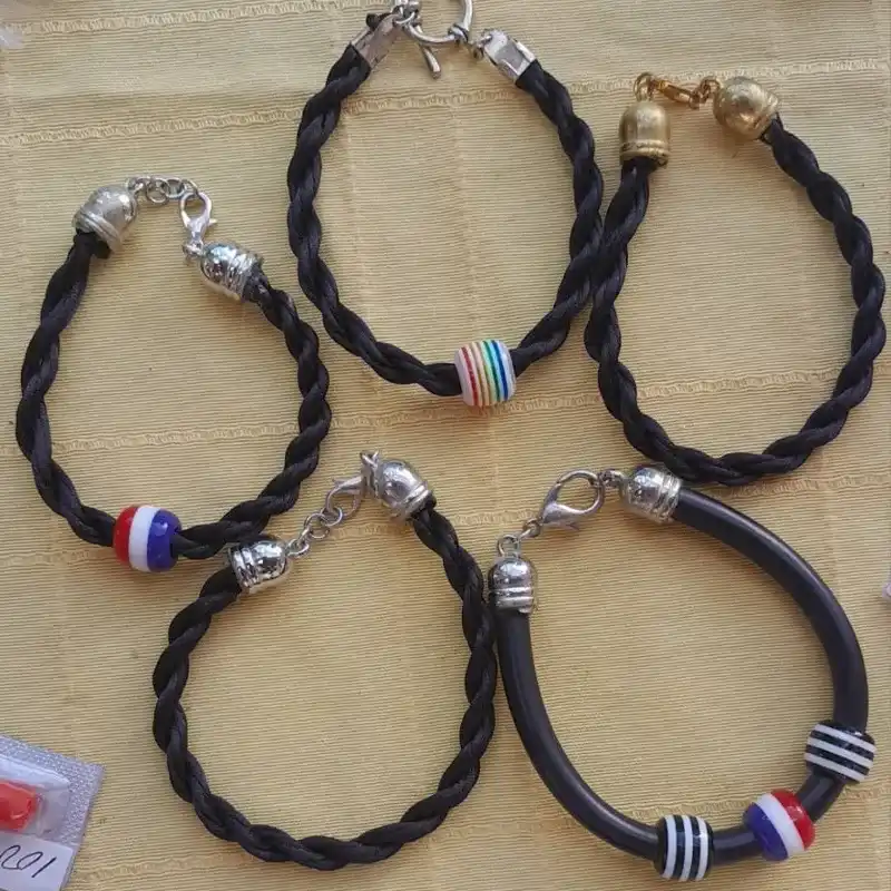 Pulsera de hilo trenzado y cierre langosta 