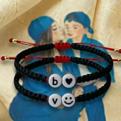 Pulsera de inicial con smoji o corazón tejida
