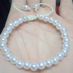 Pulsera de perlas blancas 