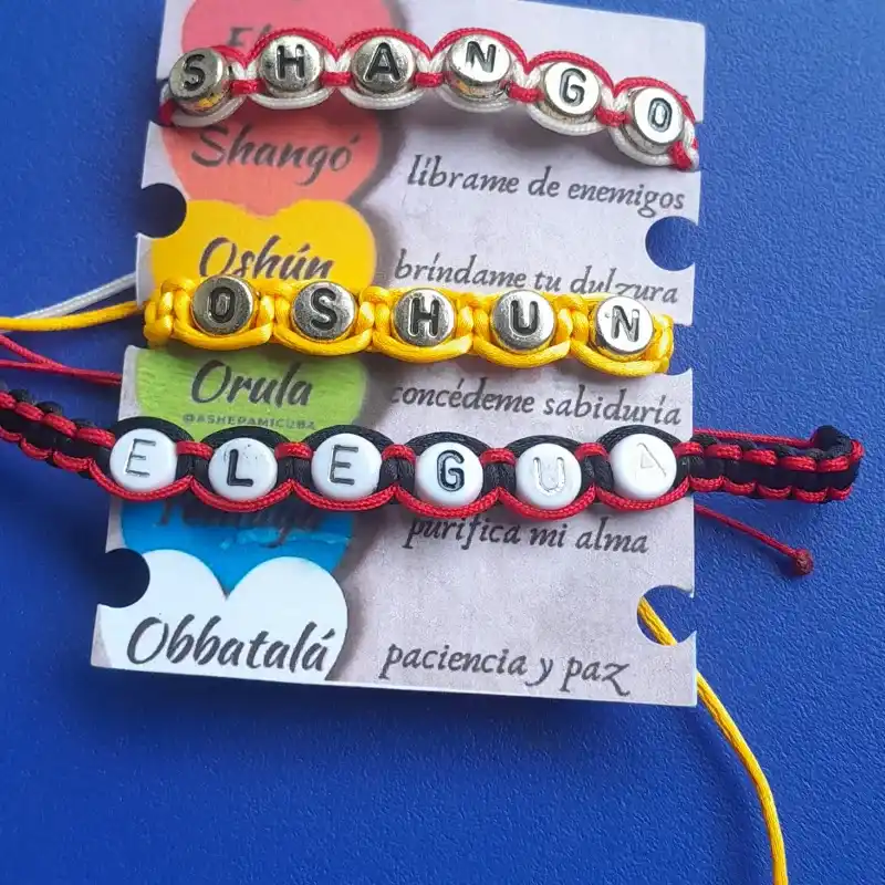 Pulseras con nombre de orishas