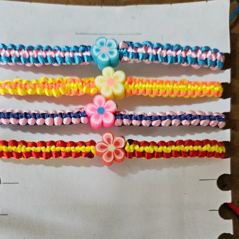 Pulseras tejidas de fimo de flor de dos colores