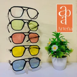 Gafas de colores semitransparentes