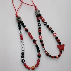 Colgantes para celulares en rojo y negro ♥️