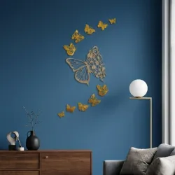 Decoración de mariposas doradas