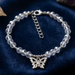 Pulsera con colgante de mariposa