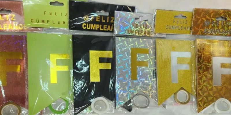 Verde, dorado, plateado, negro