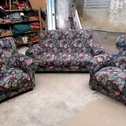 Juego de sala de damasco con mesita de centro 