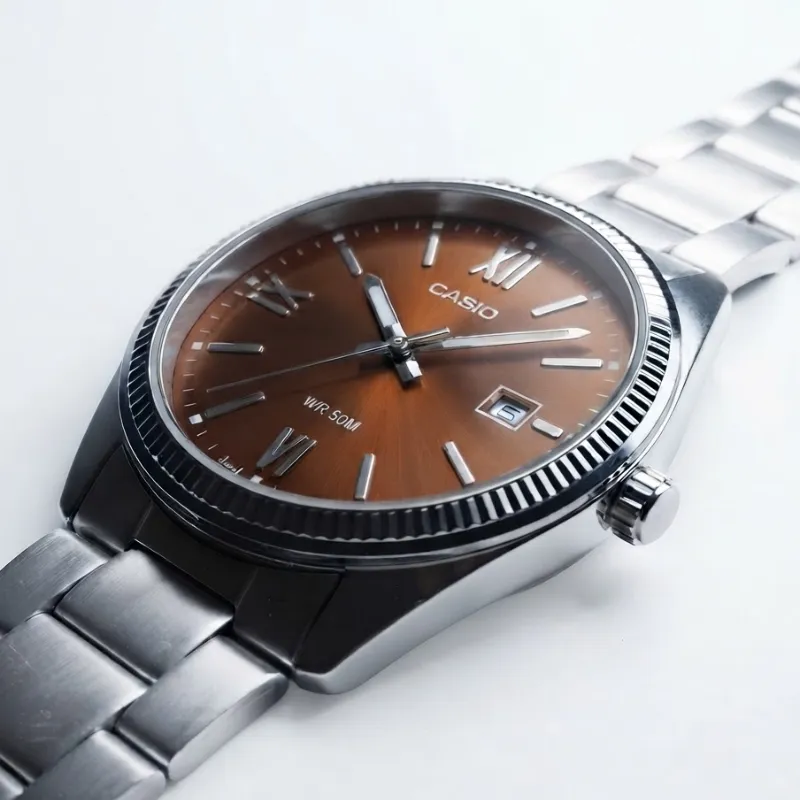 Reloj Casio Clásico Marrón