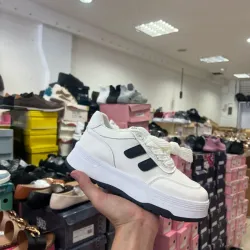 Tenis estilo Adidas 
