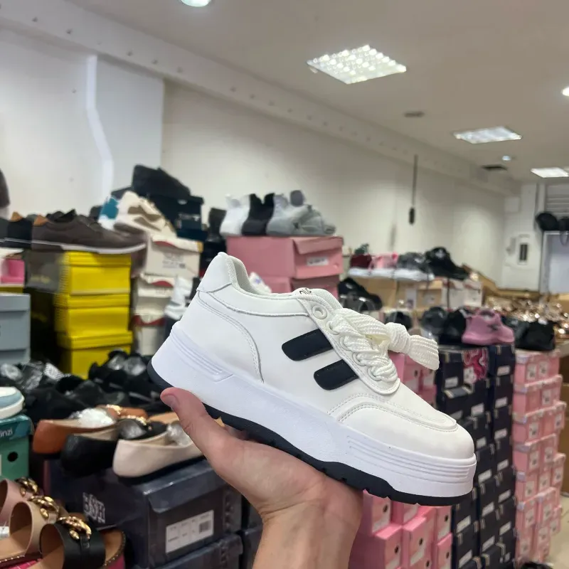 Tenis estilo Adidas 