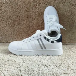 Tenis estilo Adidas 