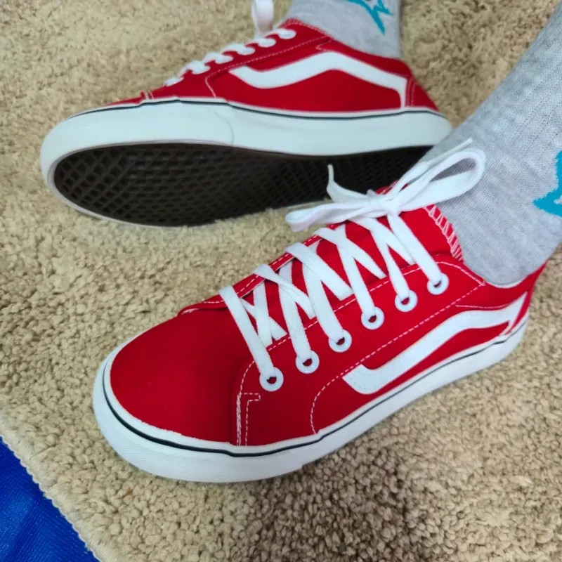 Vans Rojos