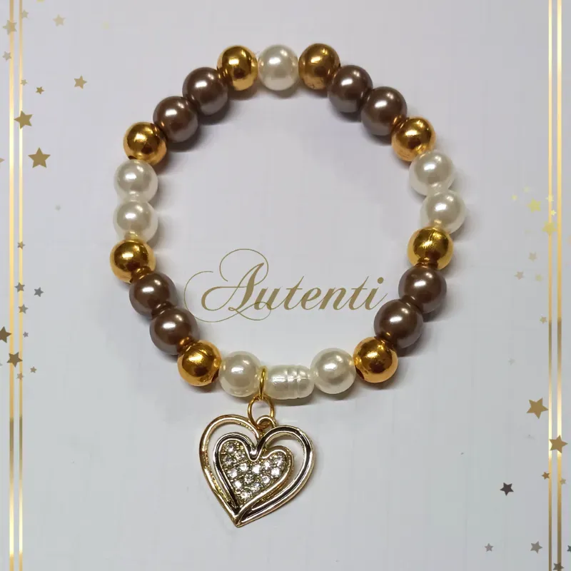 Colgante de corazón con perlas matizadas 