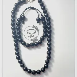 Collar y pulos de perlas 