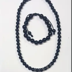 Collar y pulos de perlas 