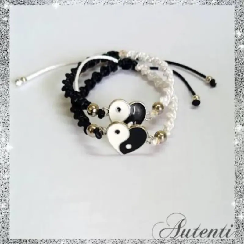 Corazones  yin yang  con tejido trenzado.