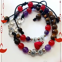 Pulsos de parejas con piedras semipreciosas armonizados por la compatibilidad 