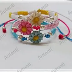 Pulsos tejidos con flores de porcelana fria 