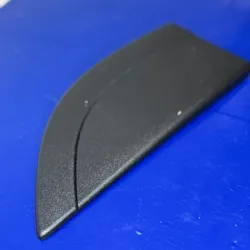 EMBELLECEDOR DE LA PUERTA TRASERA