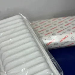 FILTRO DE AIRE MOTOR TOYOTA YARIS.