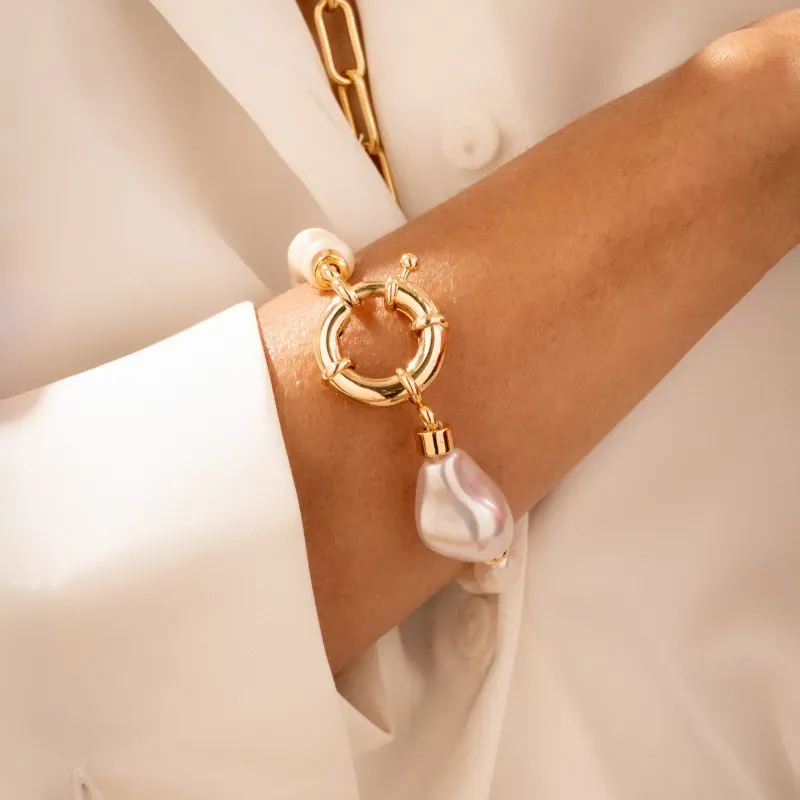 Pulsera corbatin perla broche