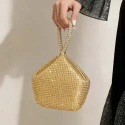 Cartera chica dorada elegante