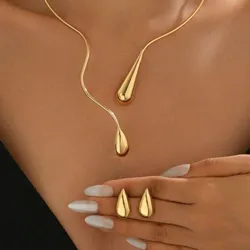 Conjunto de collar dorado