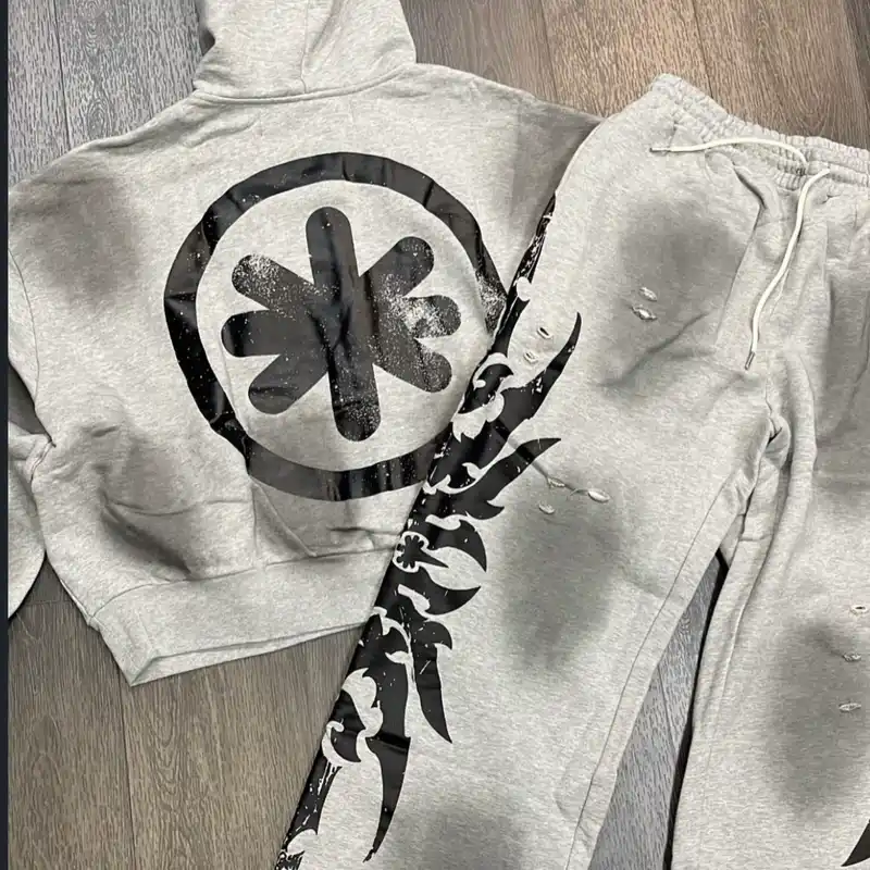 Conjunto de enguantada y pantalón deportivo