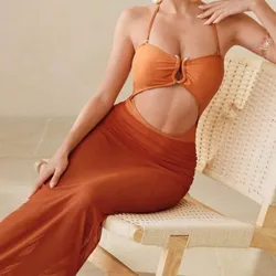Conjunto de trusa con falda larga