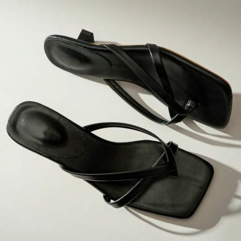 Tacones negros bajitos