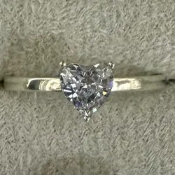 Anillo piedra sencilla corazón