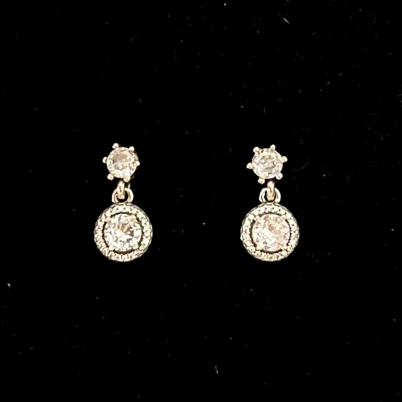 Aretes de brillo blanco colgantes