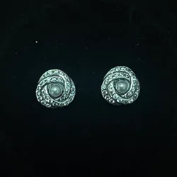 Aretes de nudo con perla