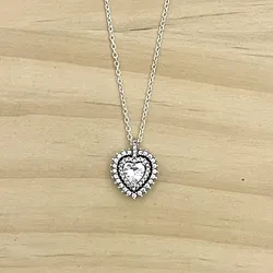 Cadena de corazón de puntas