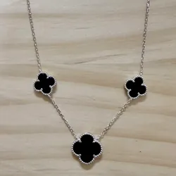 Cadena Van Cleef 3 tréboles negro