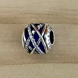  Charm bola de fondo azul 