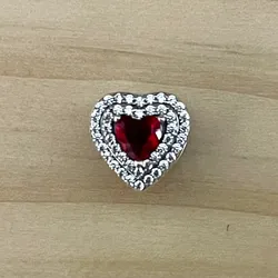 Charm Corazón con Piedras Rojo
