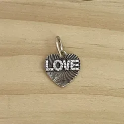 Charm Corazón Love Piedras
