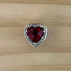 Charm corazón piedra roja 