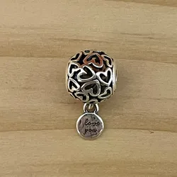 Charm de bola de corazones 