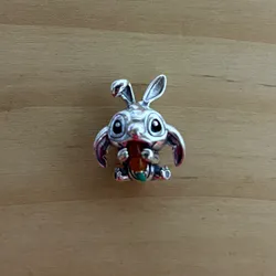 Charm stitch Conejo