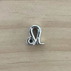 Charms de Leo