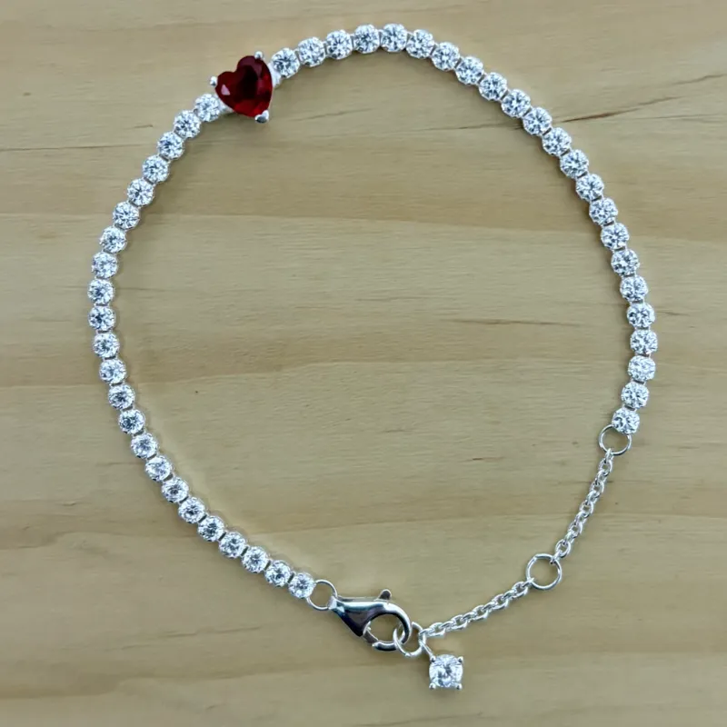 Manilla de Corazón Rojo