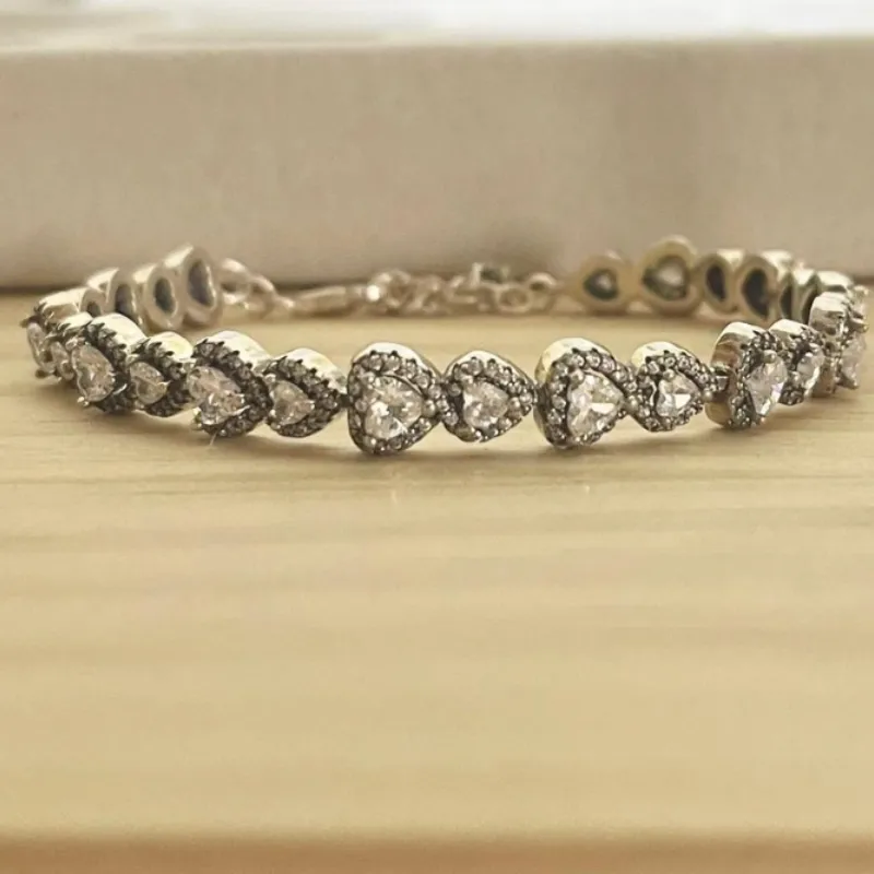 Pulsera de corazones