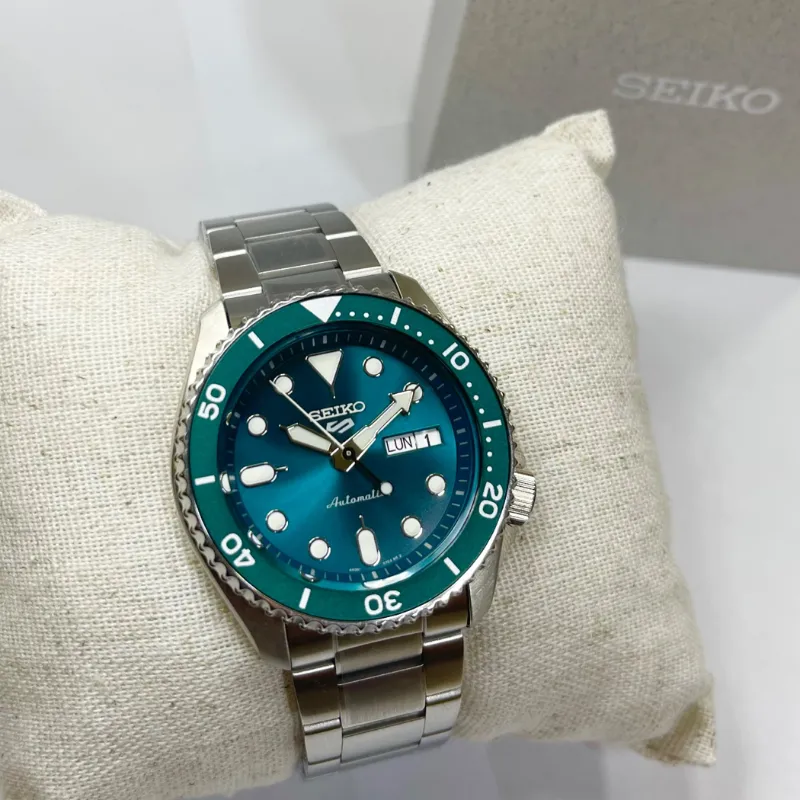 Reloj Seiko 5 Sport Automático Cara Verde