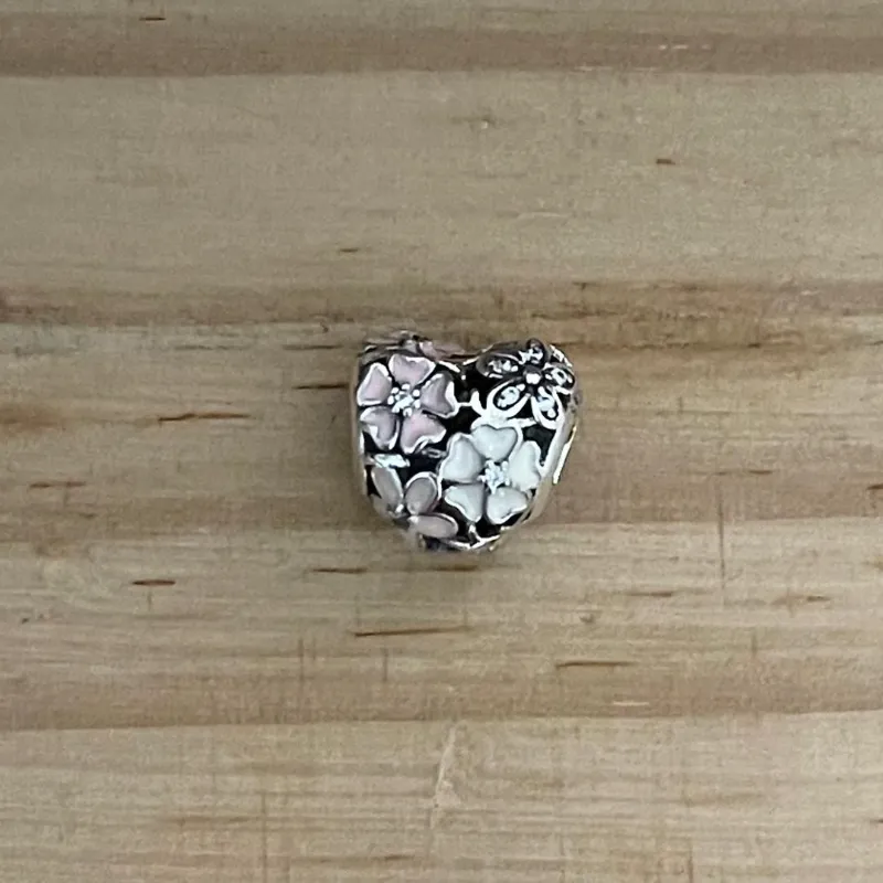 Charm Corazón Flor Poeta